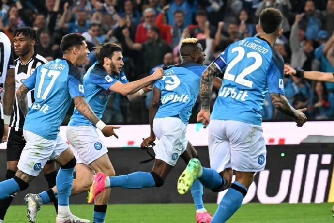 意甲：麦克托米奈双响闪耀马拉多纳球场 那不勒斯2-0都灵3分领跑剑指冠军