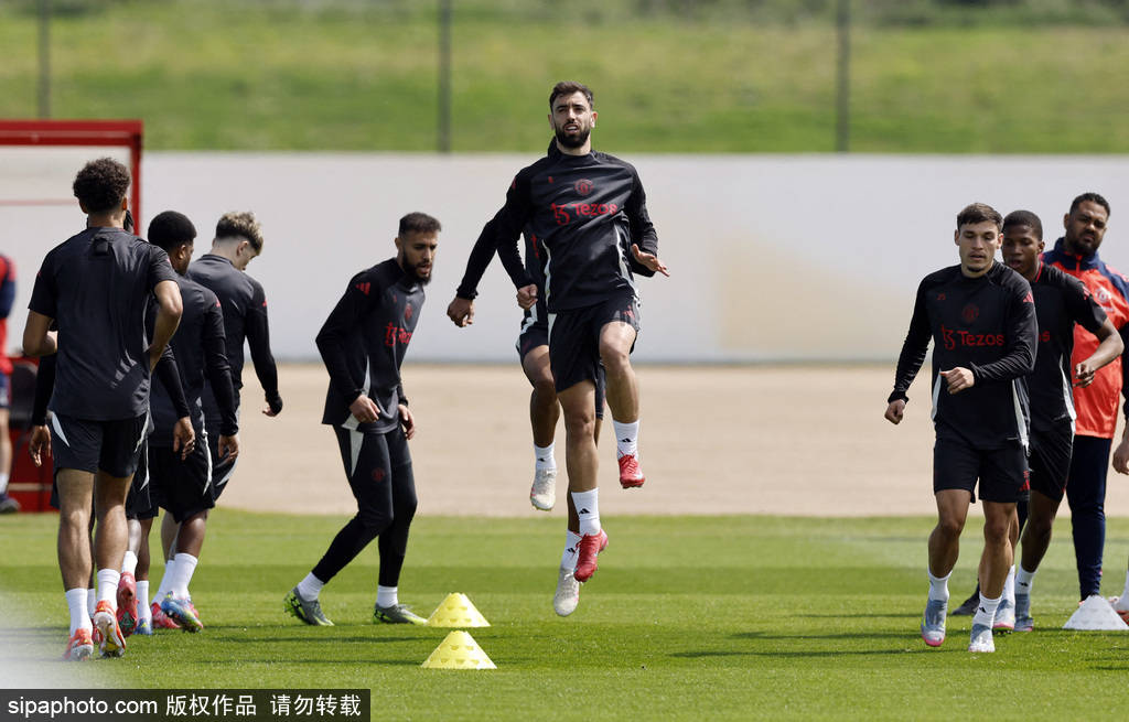 炸了！B费亲口承认或离曼联！沙特2亿镑砸向红魔，欧联失利成导火索？