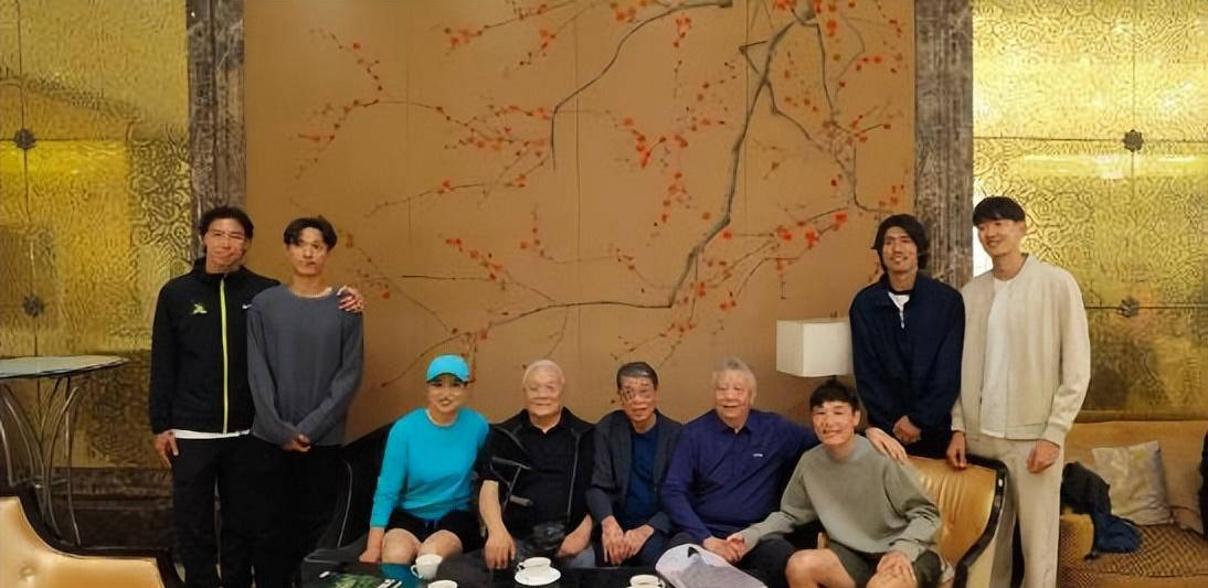 上港冠军名帅离队！法甲教头接棒，引领球队冲击冠军赛