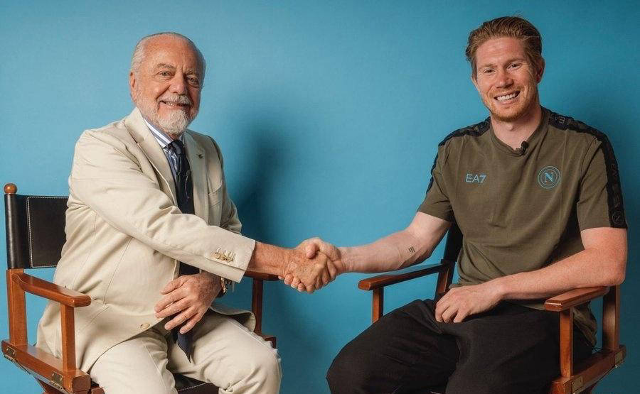 那不勒斯俱乐部宣布签下德布劳内，自由身加盟，年薪1000万欧元