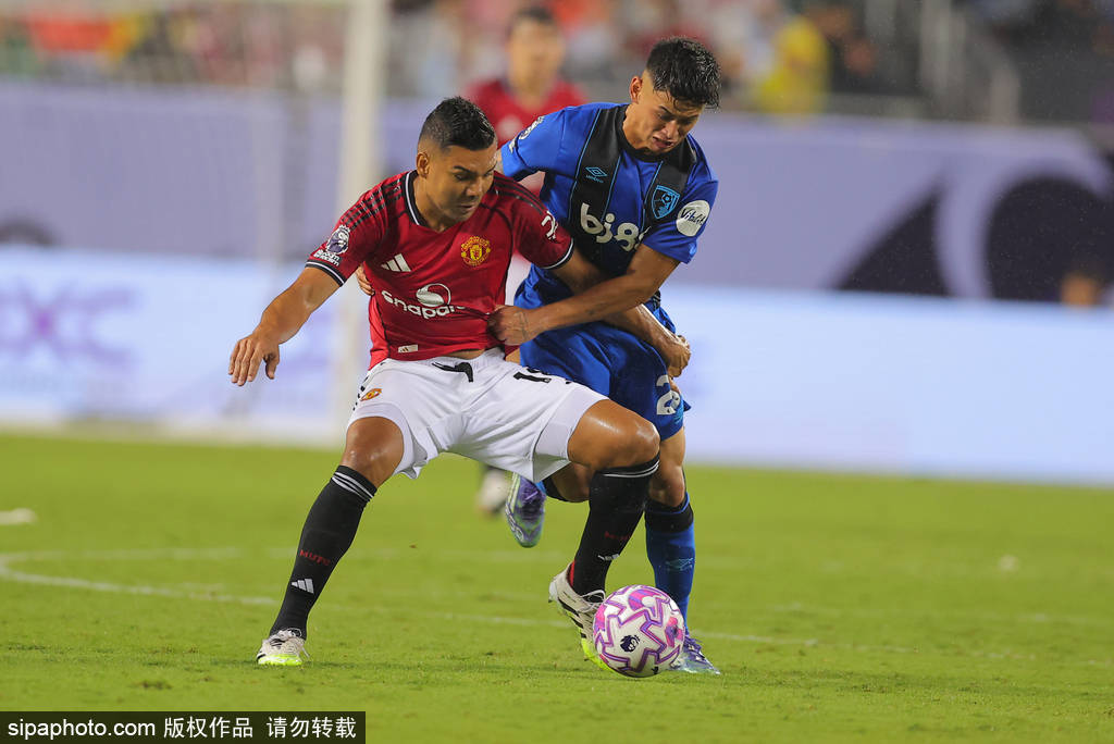 季前赛-霍伊伦破门德利赫特乌龙 多古传射曼联4-1伯恩茅斯