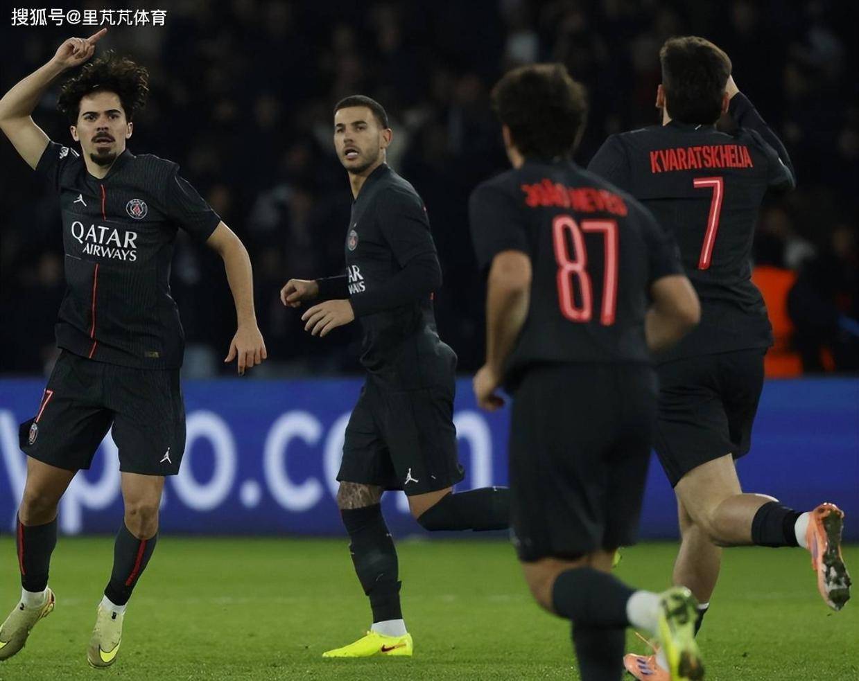 欧冠一夜综评：阿森纳赢下拜仁占榜首，姆巴佩四喜皇马却赢的艰难